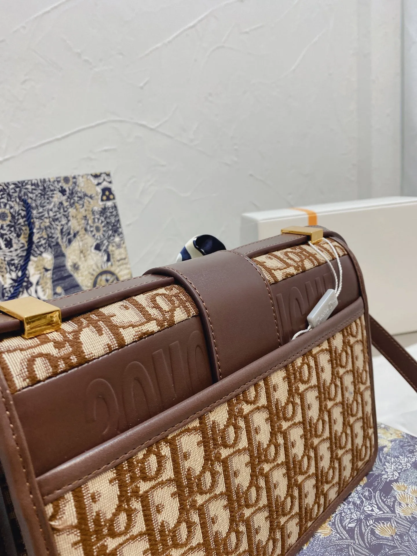 Designer Handbags DR 059