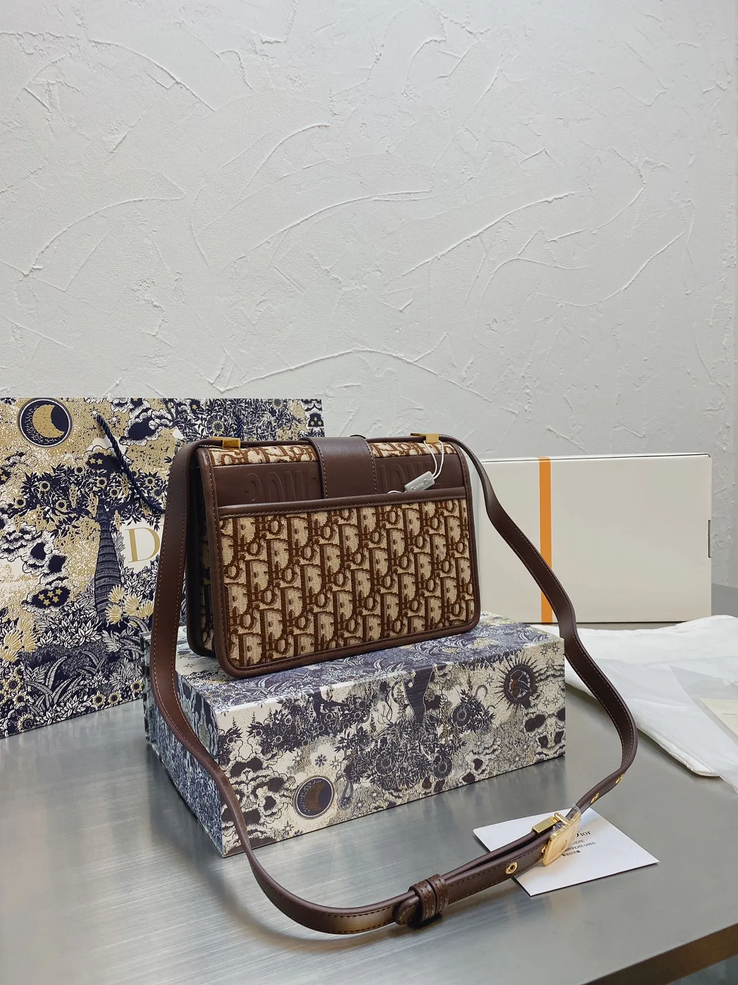 Designer Handbags DR 059
