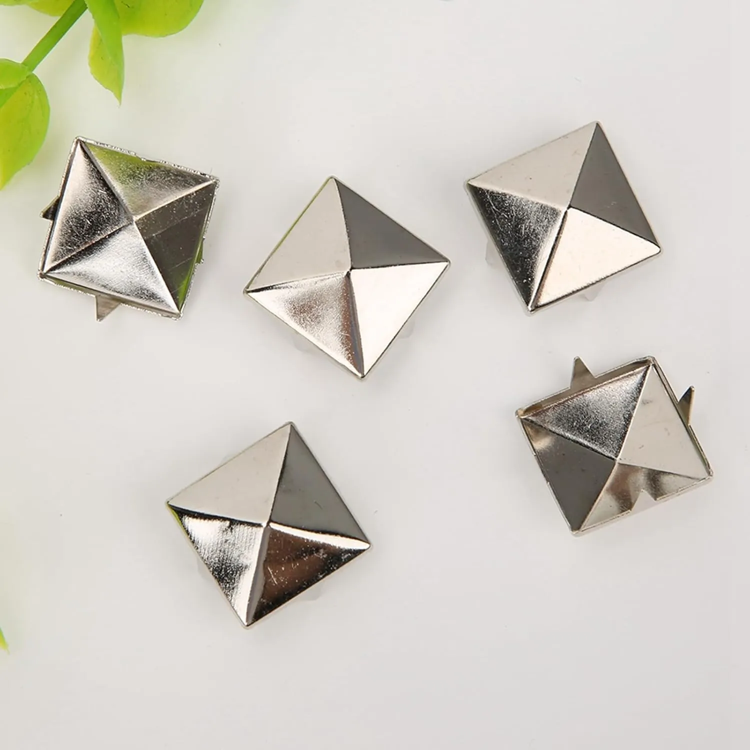 Respicefinem 100 Pieces Square Pyramid Studs Punk Rivets 4 Claw Metal Studs Silver Metal Studs and Spikes for Clothing Shoes Handbag Bracelets Belt Accessories (10MM)